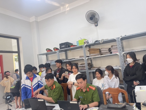 Công an huyện Sìn Hồ Đẩy nhanh tiến độ cấp căn cước công dân và kích hoạt tài khoản định danh điện tử cho học sinh