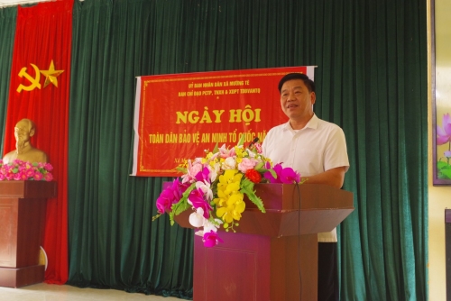 Đồng chí Đao Văn Khánh – Phó Bí thư, Chủ tịch Ủy ban nhân dân huyện phát biểu tại Ngày Hội