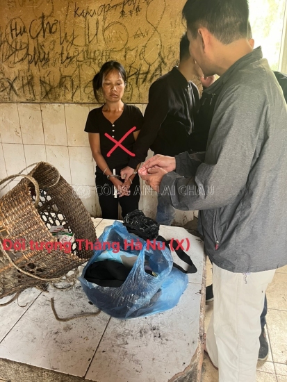Công an huyện Mường Tè bắt quả tang đối tượng bán lẻ ma túy lưu động, thu giữ gần 130 tép Heroin