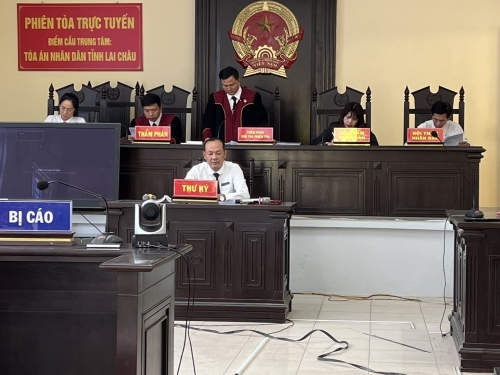 Hội đồng xét xử trực tuyến tại Tòa án nhân dân tỉnh Lai Châu.