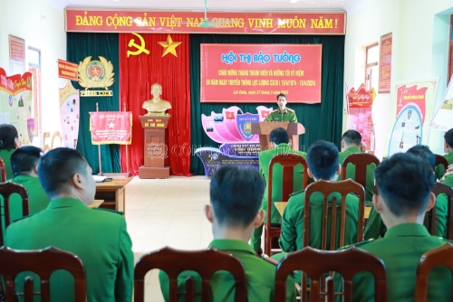 Thượng tá Vũ Việt Dũng - Trưởng phòng Cảnh sát Cơ động phát biểu quán triệt tại hội thi