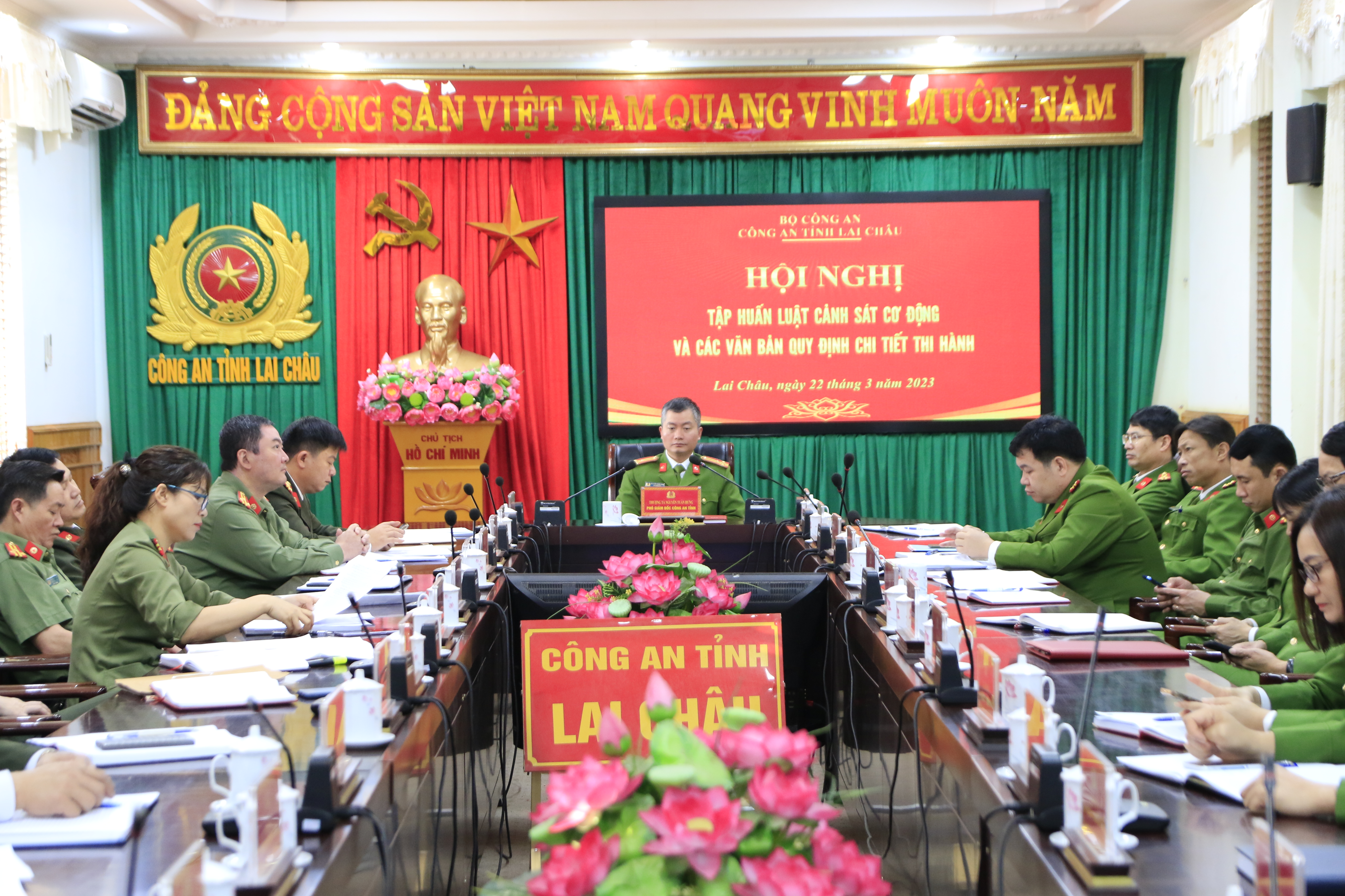 Thượng tá Nguyễn Tuấn Hưng, Phó Giám đốc Công an tỉnh chủ trì tại điểm cầu Công an tỉnh Lai Châu