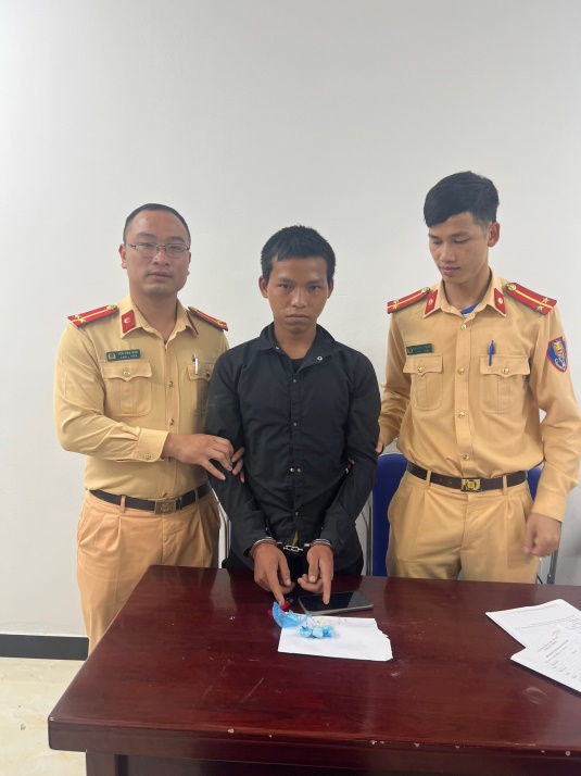 Đội CSGT Công an huyện Mường Tè bắt giữ đối tượng  tàng trữ 19,8 gam ma túy