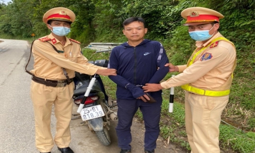 Tổ tuần tra, kiểm soát giao thông Công an huyện Tân Uyên liên tiếp phát hiện các trường hợp tàng trữ chất ma túy