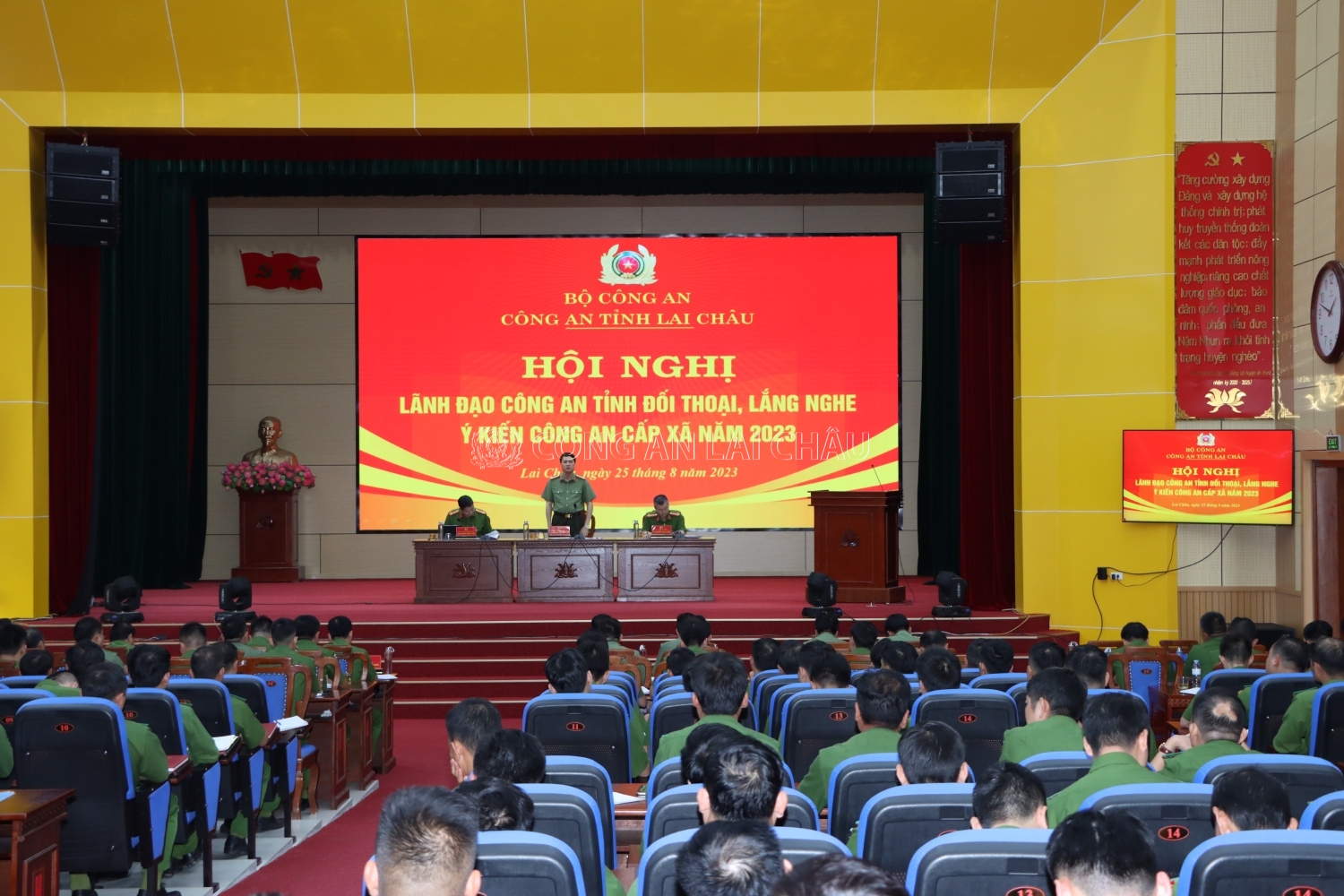 Đại tá Nguyễn Viết Giang - Ủy viên Ban Thường vụ tỉnh ủy, Giám đốc Công an tỉnh phát biểu chỉ đạo tại Hội nghị