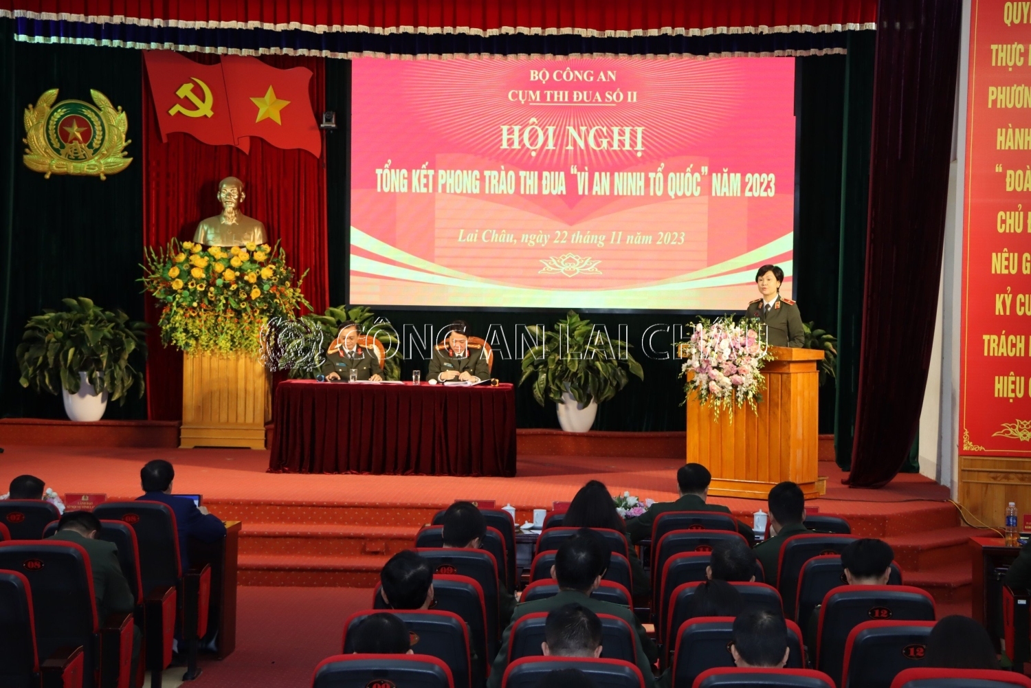 Thiếu tướng Ngô Thị Hoàng Yên Cục trưởng Cục Công tác Đảng và công tác Chính trị, Bộ Công an phát biểu chỉ đạo tại Hội nghị