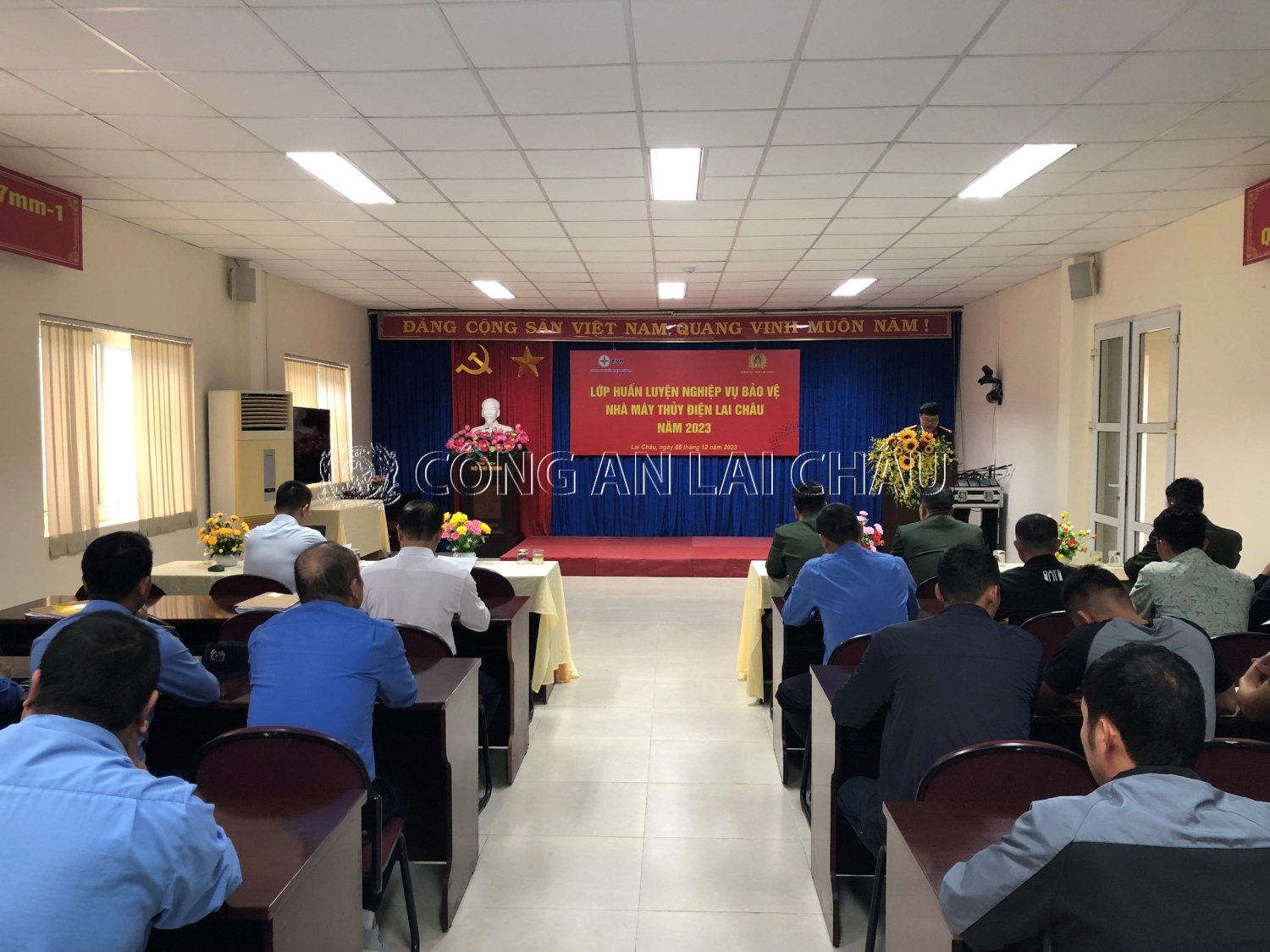 Đại tá Nguyễn Thế Diệu – TP An ninh kinh tế   phát biểu tại lễ khai giảng