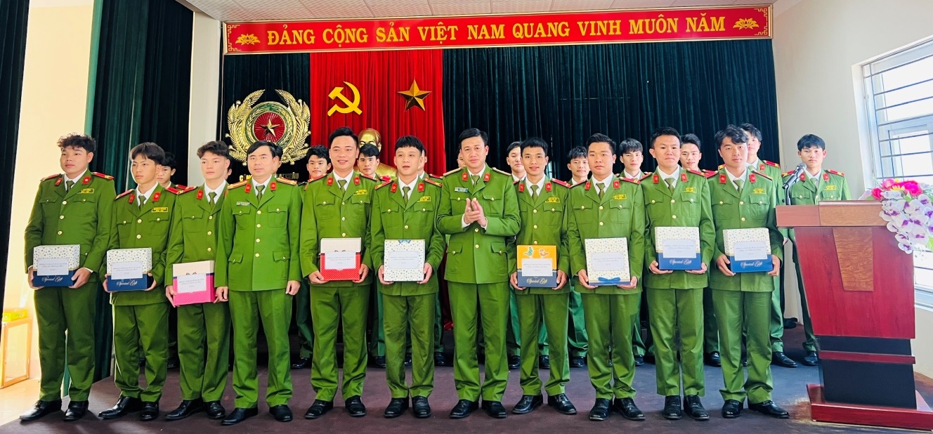 Phòng Cảnh sát PCCC và CNCH tổ chức gặp mặt, chia tay  22 chiến sỹ nghĩa vụ