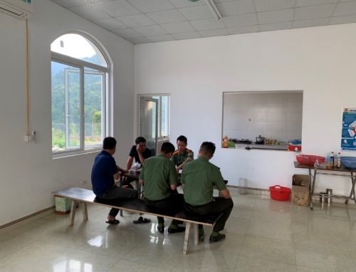 Kiểm tra, tuyên truyền, hướng dẫn KBTT  cho người nước ngoài tại huyện mường tè