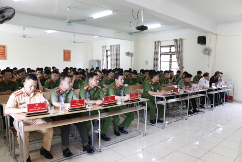 Đại biểu và 110 học viên tham dự buổi lễ