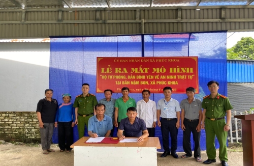 Ra mắt Mô hình “Hộ tự phòng, bản bình yên về an ninh trật tự” tại bản Nậm Bon, xã Phúc Khoa