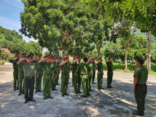 Công an huyện Phong Thổ hoàn thành công tác tập huấn  điều lệnh, quân sự, võ thuật năm 2023