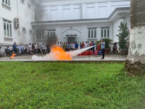 Công an tỉnh tổ chức Huấn luyện nghiệp vụ phòng cháy, chữa cháy và cứu nạn cứu hộ