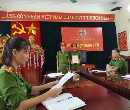 Chi bộ Phòng Cảnh sát thi hành án hình sự và hỗ trợ tư pháp  kết nạp  đảng viên mới