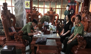 Tuyên truyền, hướng dẫn khai báo tạm trú cho người nước ngoài tại Phong Thổ