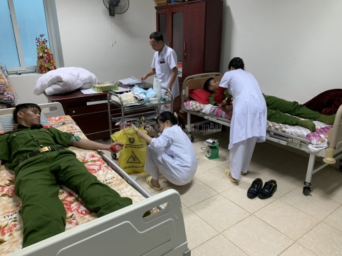 Cán bộ, chiến sỹ Trại tạm giam Công an tỉnh kịp thời hiến máu cứu người