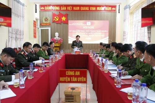 Đại tá Sùng A Súa - Phó giám đốc Công an tỉnh phát biểu chỉ đạo tại Hội nghị