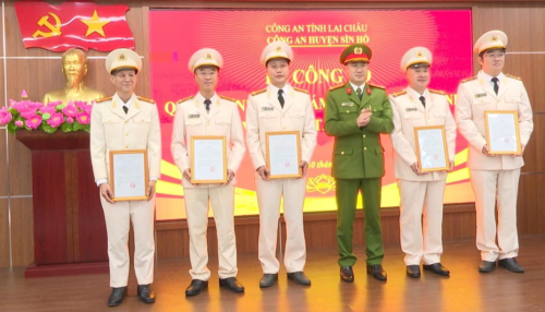 Công an huyện Sìn Hồ tổ chức lễ công bố quyết định của giám đốc công an tỉnh về công tác cán bộ