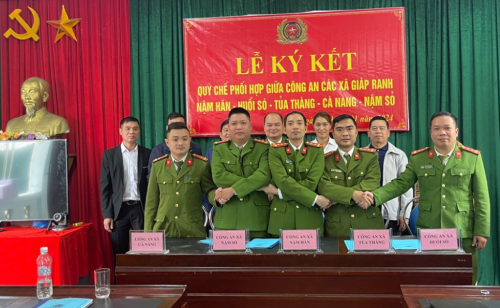 CAX Nậm Hăn chủ trì tổ chức lễ ký kết phối hợp Công an 05 xã giáp ranh