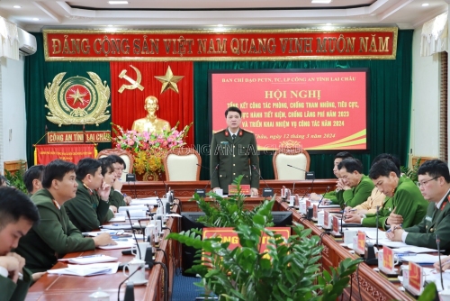 Đại tá Nguyễn Viết Giang - Ủy viên Ban Thường vụ Tỉnh ủy, Giám đốc Công an tỉnh, Trưởng Ban chỉ đạo phòng, chống tham nhũng, tiêu cực, thực hành tiết kiệm, chống lãng phí phát biểu chỉ đạo tại hội nghị
