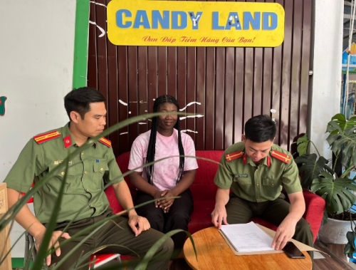 Kiểm tra công tác khai báo lưu trú cho người nước ngoài tại thành phố Lai Châu