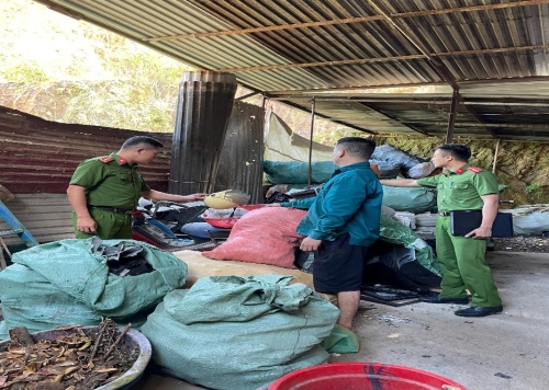 Công an thị trấn Than Uyên triển khai tuyên truyền công tác phòng cháy chữa cháy