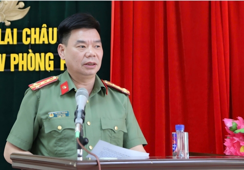Đại tá Tao Văn Trường  - Phó giám đốc Công an tỉnh phát biểu lễ khai giảng