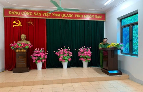 Thượng tá Phạm Ngọc Thỉnh – Phó giám thị, Trại tạm giam  phát biểu và chỉ đạo tại buổi lễ
