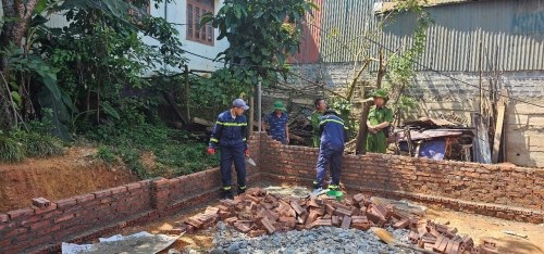 Phòng Cảnh sát PCCC và CNCH tổ chức trao nhà cho các hộ dân tại xã Tà Tổng và xã Can Hồ, huyện Mường Tè