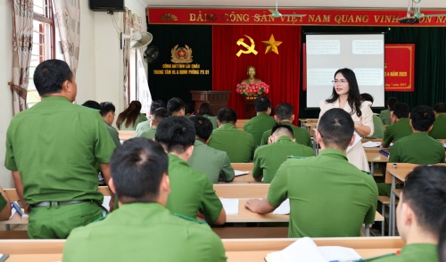 Công an tỉnh phối hợp với Trường Chính trị tỉnh tổ chức Lễ Khai giảng lớp bồi dưỡng kiến thức dân tộc đối tượng 4 năm 2025