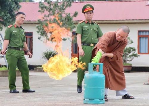 Tăng cường công tác tuyên truyền phòng cháy, chữa cháy và cứu nạn, cứu hộ tại các Chùa trên địa bàn tỉnh