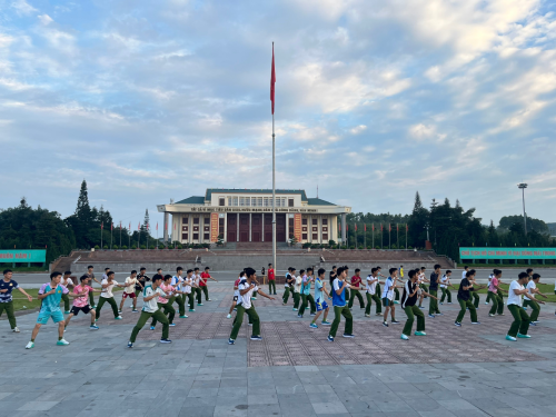Duy trì nề nếp sinh hoạt hằng ngày phòng Cảnh sát cơ động Công an tỉnh Lai Châu chú trọng rèn luyện thể lực, tác phong, kỷ luật