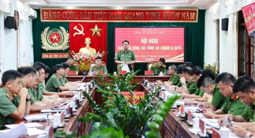 Thiếu tướng, Tiến sĩ Nguyễn Viết Giang - Uỷ viên Ban Thường vụ Tỉnh uỷ, Giám đốc Công an tỉnh chủ trì hội nghị.