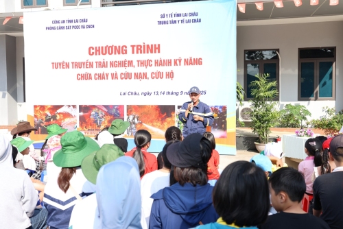 Chuyên viên, Phòng Cảnh sát PCCC và CNCH tuyên truyền kỹ năng PCCC và CNCH