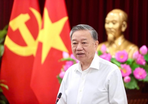 Đổi mới phương thức lãnh đạo của Đảng đối với hệ thống chính trị: gắn hoàn thiện thể chế với nâng cao năng lực tổ chức thực hiện tại Công an tỉnh Lai Châu, liên hệ tại Công an xã Bình Lư