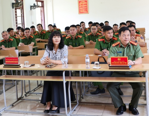 Toàn cảnh lớp khai giảng