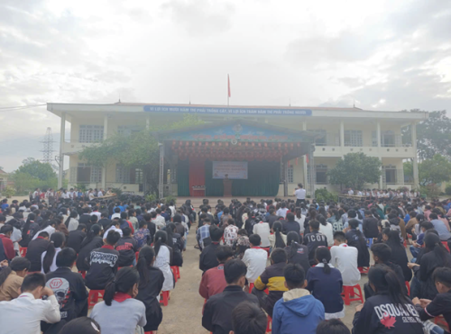 Công an xã Mường Than tăng cường tuyên truyền về phòng, chống ma túy và bạo lực học đường tại Trường trung học cơ sở Phúc Than