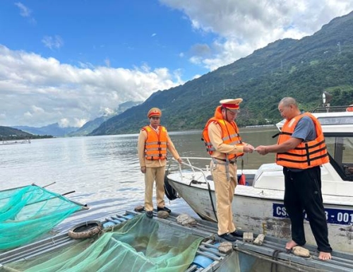 Ra quân cao điểm tổng kiểm tra, xử lý vi phạm trên các tuyến đường thủy