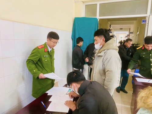 Công an xã Bum Tở phối hợp tổ chức khám tuyển sức khỏe nghĩa vụ CAND và NVQS năm 2025