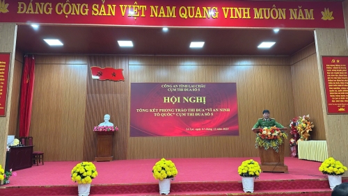 Đ/c Đại tá Khoàng Văn Thương - Phó Giám đốc Công an tinh phát biểu chỉ đạo