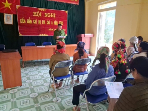 Công an xã Bum Nưa đẩy mạnh tuyên truyền, cảnh báo về tà đạo "Hội Thánh của Đức Chúa trời Mẹ"