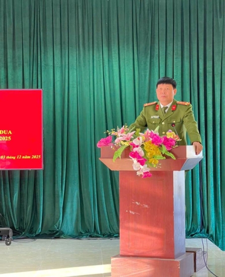 Đại tá Khoàng Văn Thương – Phó Giám đốc CAT phát biểu chỉ đạo tại hội nghị.