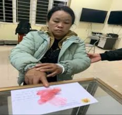 Đối tượng cùng tang vật bị thu giữ tại Cơ quan Công an.
