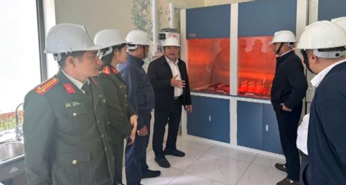 Tổ công tác phòng An ninh kinh tế tuyên truyền công tác đảm bảo ANTT tại Nhà máy