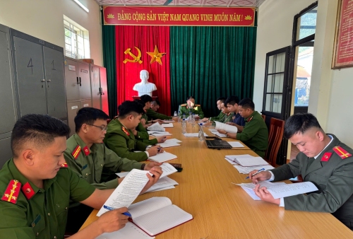 Tập thể Công an xã họp, triển khai Kế hoạch thực hiện công tác CCHC năm 2026