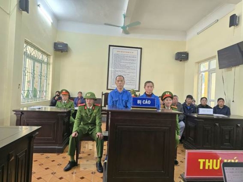 02 bị cáo tại phiên xét xử