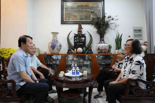 Bộ trưởng Lương Tam Quang thăm hỏi và chúc Tết thân nhân gia đình đồng chí Phan Văn Đáng, cố Trưởng ban An ninh Trung ương Cục miền Nam.