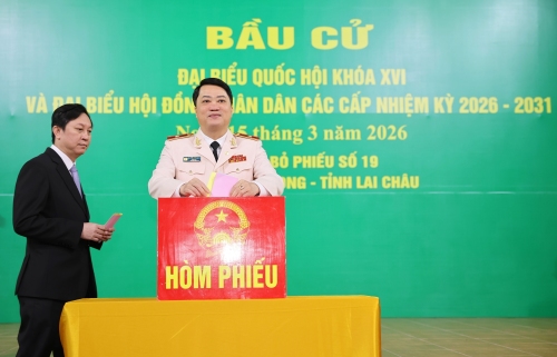 Thiếu tướng Nguyễn Viết Giang - Ủy viên BTV Tỉnh ủy, Giám đốc Công an tỉnh tham gia bầu cử