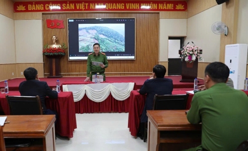 Đại tá Phạm Hải Đăng,Phó Giám đốc Công an tỉnh phát biểu tại hội nghị