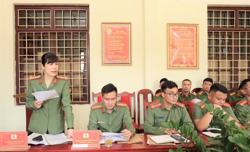 Thượng tá Phạm Thị Thúy – Phó Chánh Thanh tra Công an tỉnh, Tổ trưởng Tổ xác minh đã công bố Quyết định của Cơ quan kiểm soát tài sản, thu nhập